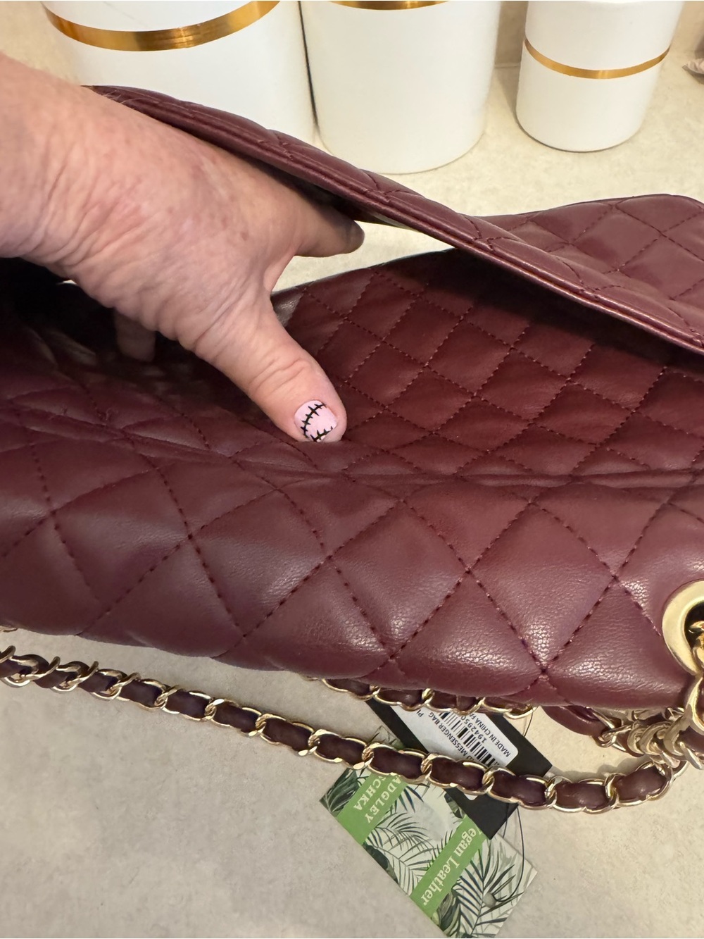 NWT Bagley Mischka Burgundy Quilted Chain Shoulder Bag Luggage Pass Through $179 - Picture 3 of 7